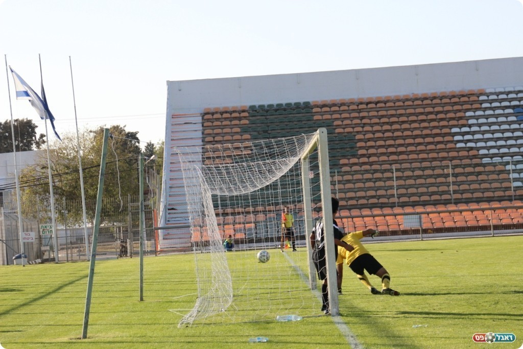 סיסו נגח פנימה (צילום: עודד חסין)