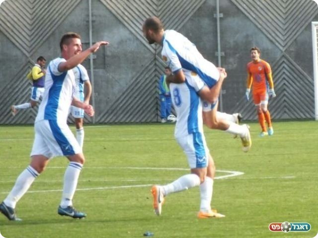 בין פלייאוף עליון לתחתון. שחקני יבנה (צילום: אלי שמואלי)