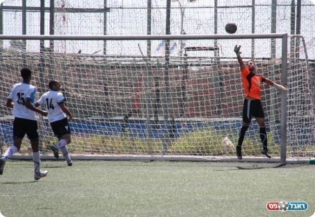 עלה לשחק עם זריקה. בן יצחק (דף הפייסבוק של מעלה)