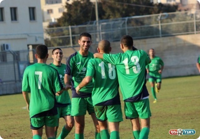 צמד ובישול עוד לפני המחצית. חוגגים עם אזולאי (חאדר אניס)