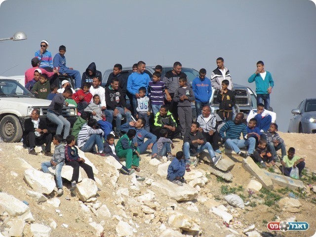 אווירה ביתית. אוהדי רהט (צילום: עבדאללה אזברגה)