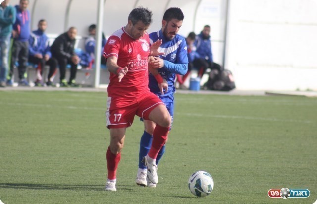 סגר עניין. עובדיה (בכחול) וגבידוארי (תאמר סרסור)