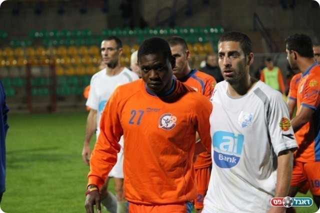 תיקו שכולו הפסד. מאוכזבים בסיום (צילום: מוחמד חאדר אניס)