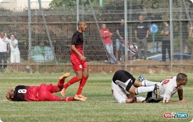הרבה עבירות. חג'ג' אחרי עימות עם שחקני מחנה (צילום: קובי רוזן)
