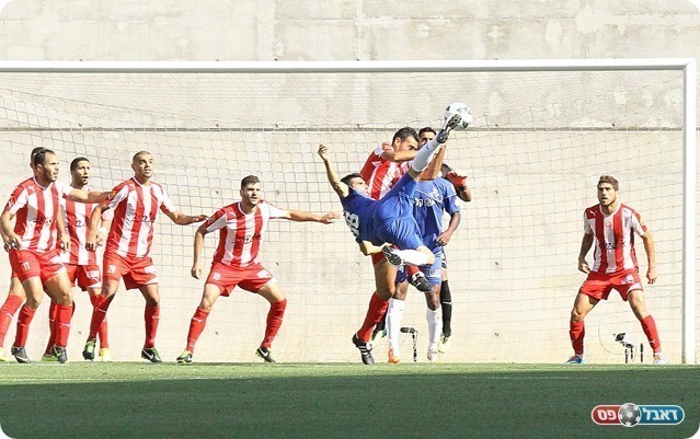 מתלבש לפרננדז על הרגל (קובי רוזן)