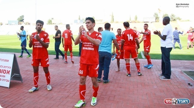 יכולים להרים את הראש. שחקני רהט (אנס אבודעבס)