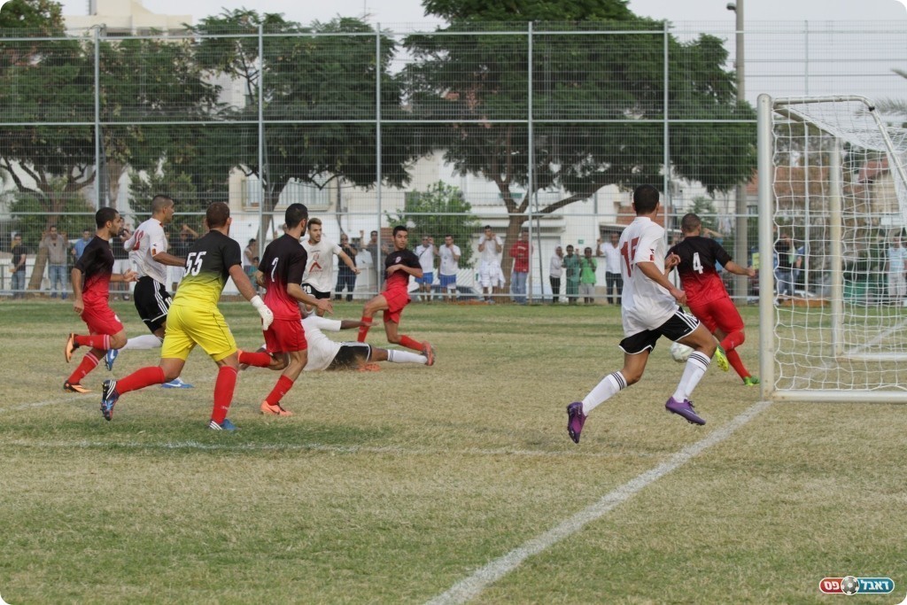 כלום לא עזר. דגו בועט (צילום: קובי רוזן) 