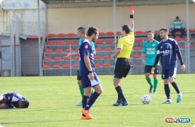 חיסרון מספרי. האדום לסלביס (צילום: עודד חסין)