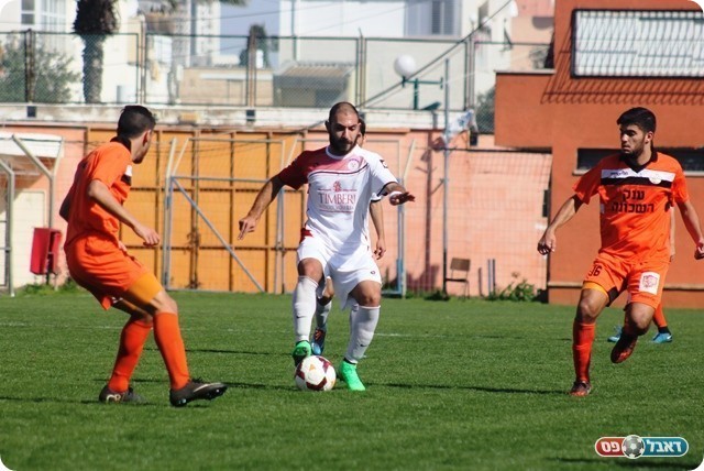 רצה מאד לכבוש. מרעב (תאמר סרסור)