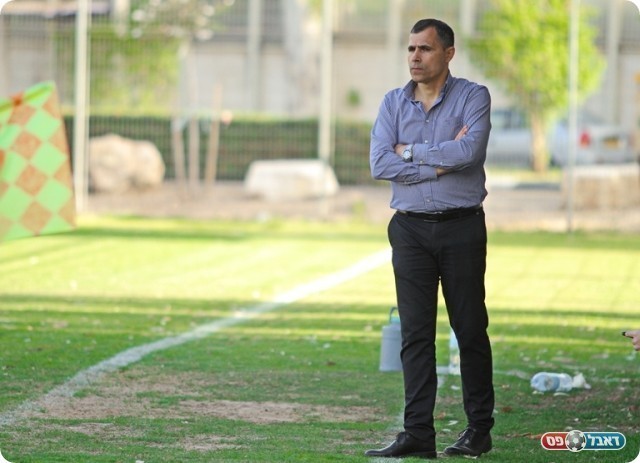 מסע הישארות הירואי. חכים (קובי רוזן)