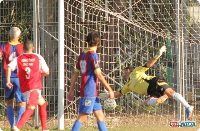 נגח עם כל הלב. זאנה כובש (קובי רוזן)