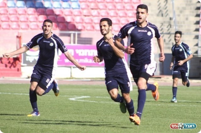 ניצחון יקר. שחקני ב"ש חוגגים (שי מוגילבסקי, אתר eyoya)