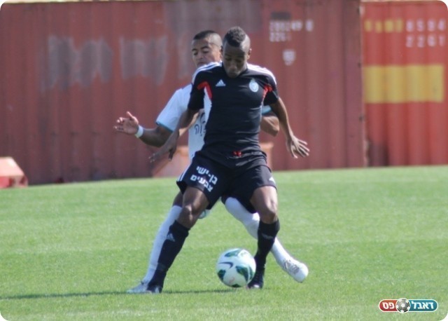 פתיחת טובה של אולגה. זלקה נשמר ע"י פלג (צילום: עודד חסין)