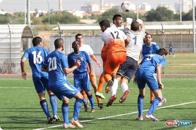 משחק שבלוני. עוד הרמה לרחבה (צילום: רועי אסרף)