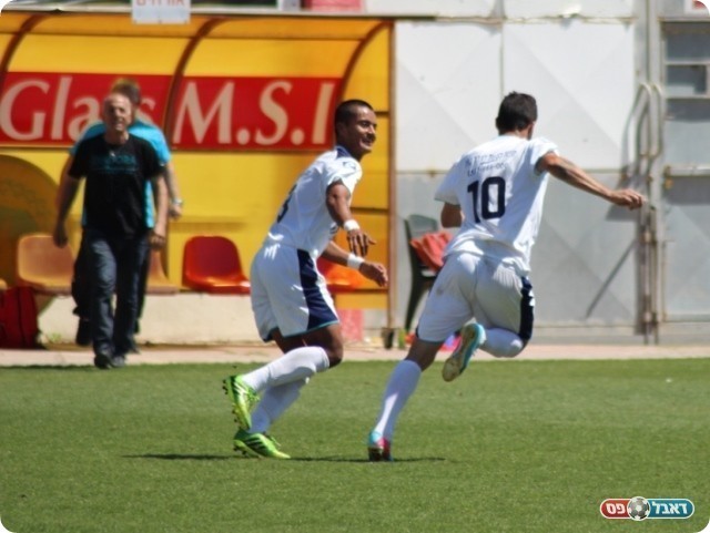 שחוגג עם פלג (צילום: עודד חסין)