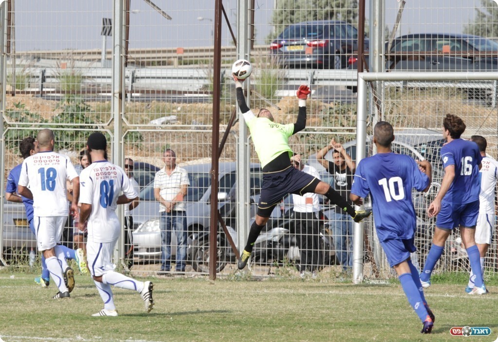הצלה נפלאה. כהן צדק הבית דגני בפעולה (צילום: קובי רוזן)