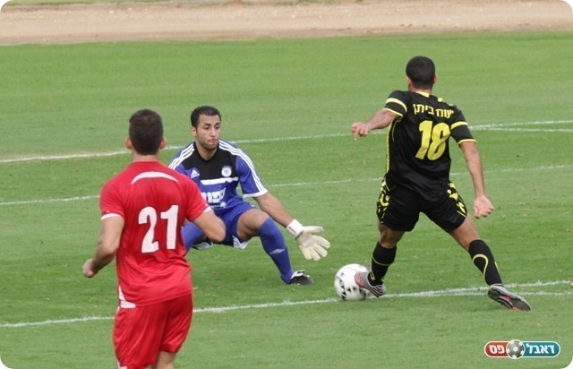 ומחטיא שוב (צילום: קובי רוזן)