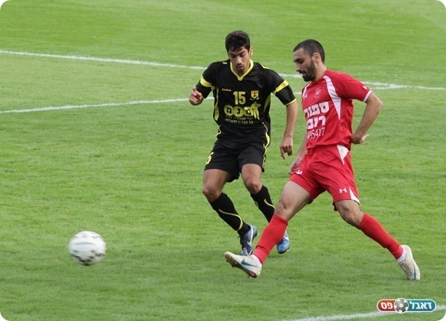 כמעט ולא הורגש. כהן מול קופרלי (צילום: קובי רוזן)