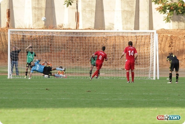 מעל המשקוף (צילום: קובי רוזן)