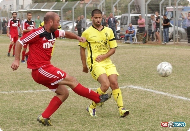 דקות טובות שלה. כאן רותם מצליח לבלום את אוחיון (צילום: קובי רוזן)