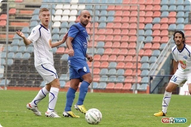 שעריים הייתה מסוכנת יותר. ברסקי שומר על ורד (צילום: קובי רוזן)