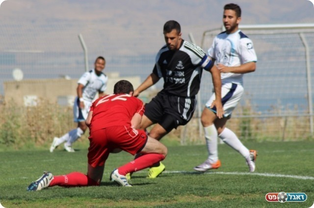 הגנת אסי התעשתה. פרסטר קולט (עודד חסין)