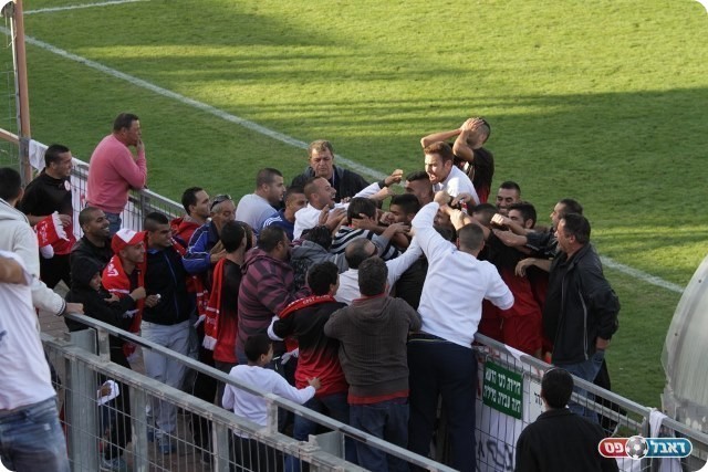 וכולם חוגגים (צילום: קובי רוזן) 