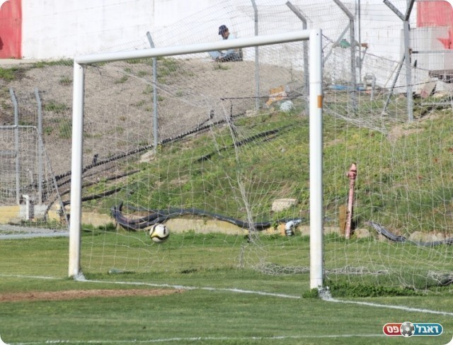 כובש (עודד חסין)