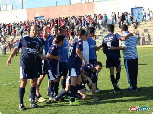 מחכים למכבי דלייה. שחקני טבריה בסיום (עודד חסין)