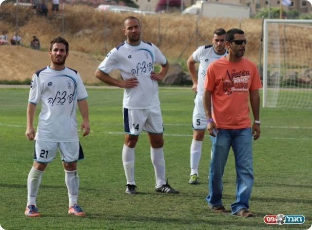מאמין שהכל יסתדר. אוזן (עודד חסין)