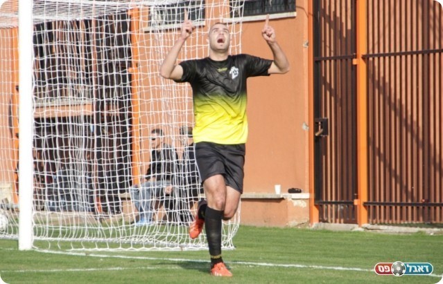 וחוגג (צילום: קובי רוזן)