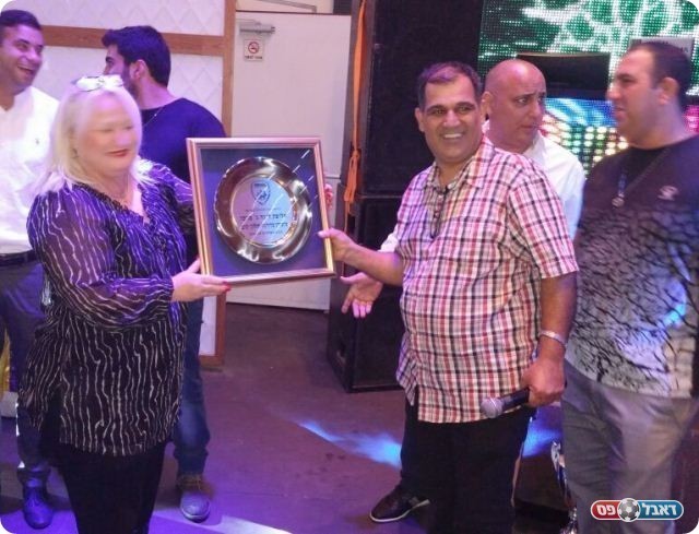 צלחת האליפות. (אנטון אנטוננקו, פייסבוק יניב חולון)