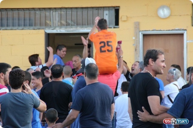 ככה יעשה לאיש. תדמור על הכתפיים (עודד חסין)