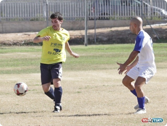 שיחק 90 דקות. רוזן (בצהוב)