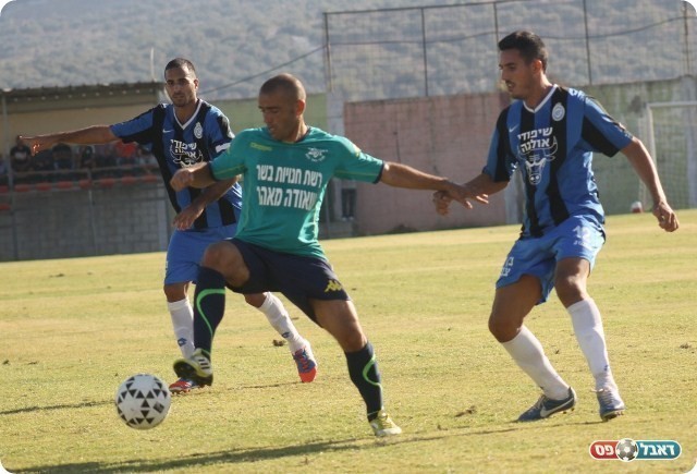 ההזדמנות היחידה במחצית של כ. קנא. אזולאי בורח מאביטן (צילום: אחמד עזאיזה)