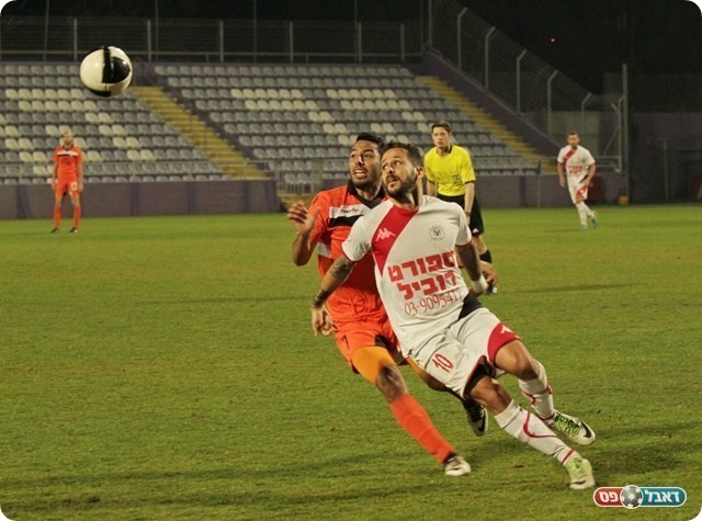 הזדמנות ראשונה שלו. בוזגלו מול שרעבי (צילום: קובי רוזן)