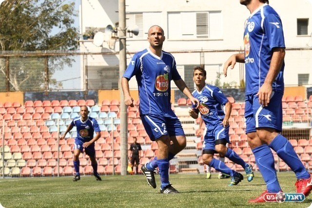 פתח בהרכב. שוסט (קובי רוזן)