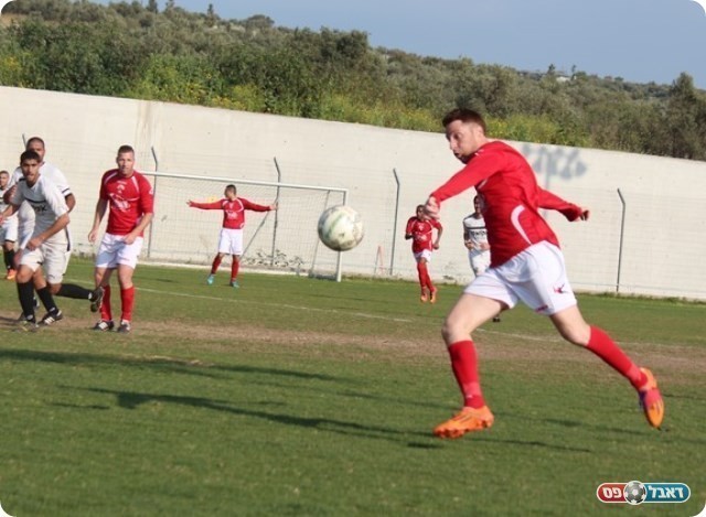 שער מוקדם. טיקר (מוחמד סרסור)