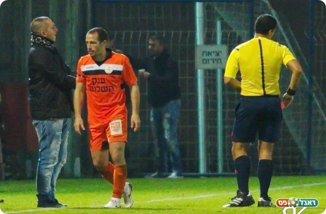 והאדום (קובי רוזן)