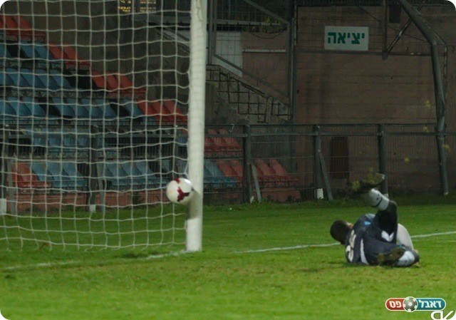 קץ בניסיונות החדירה. רומן כובש (קובי רוזן)