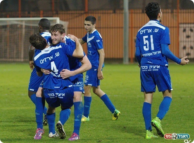 לא עוצרת. שחקני שעריים (קובי רוזן)