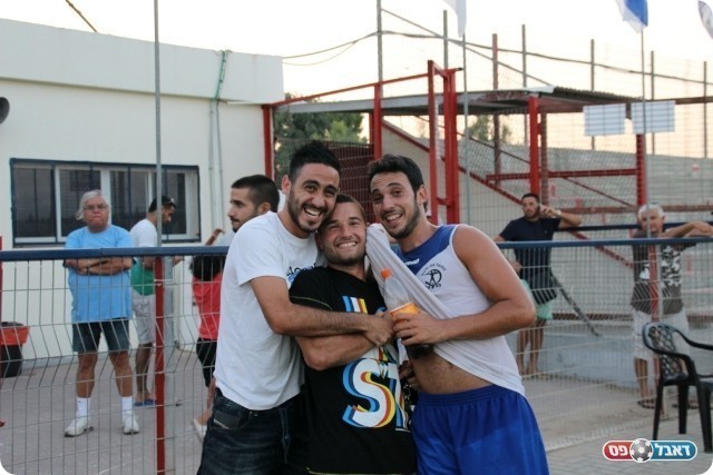 הימורים או לא, בסוף כולם חברים (צילום: עודד חסין)