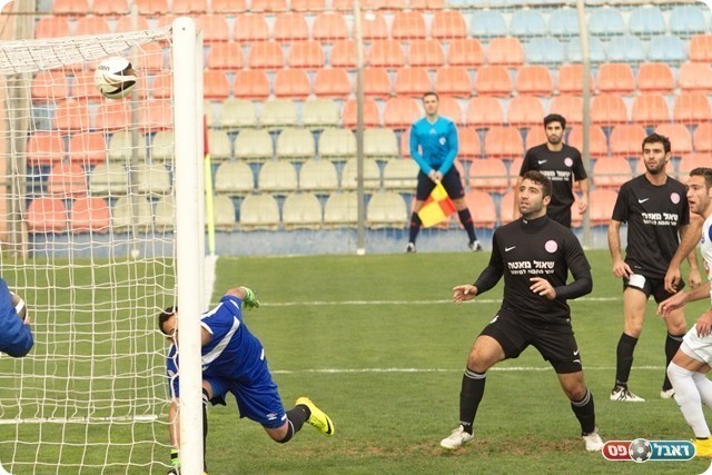 חלומו של כל שחקן. הכדור של שבו בדרך לרשת (קובי רוזן)