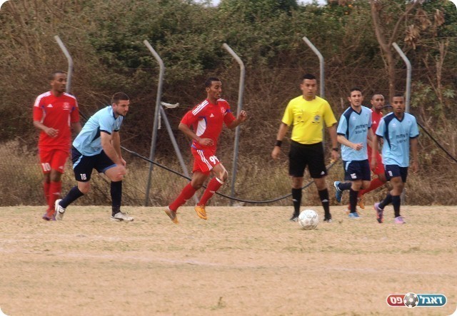 גשם חזק לא ירד. לוגסי (במרכז)