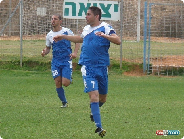 ארבע משחקים בחוץ. זינו 