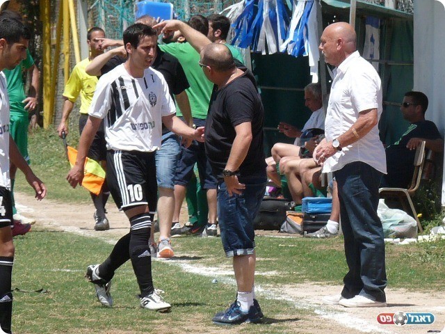 גערו בשחקנים. צמד הראובנים עצבני