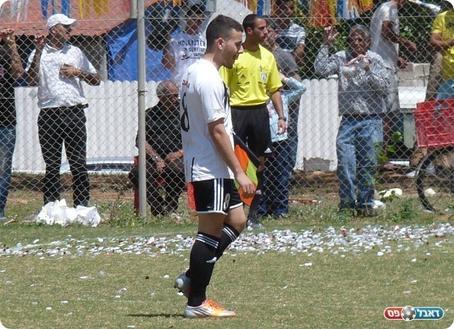 תחבולן עם חוש התמצאות ברחבה. ועקנין (צילום: גיא גולדפרב)