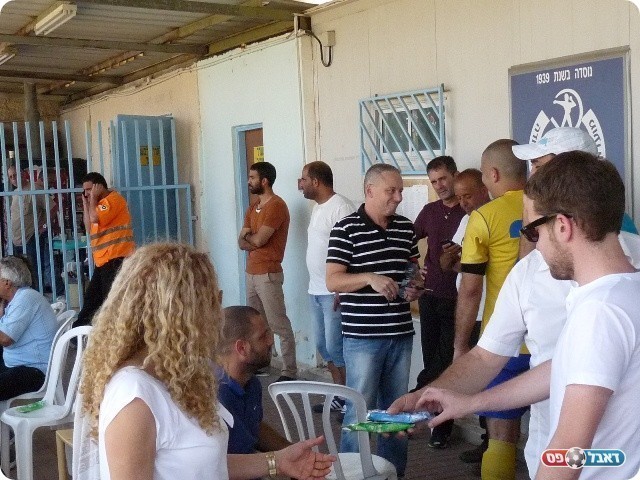 לא היה מספיק מקום לכולם. יציעי הכבוד, המאולתר ואזור חדרי ההלבשה