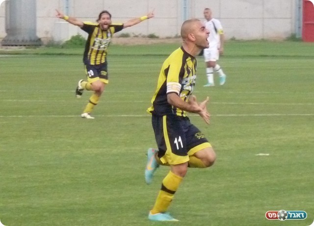 חזר שחקן אחר. מרעב חוגג מול שיכון המזרח