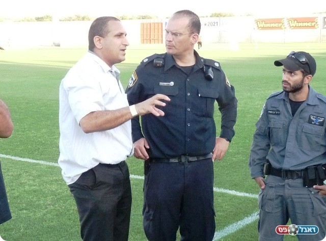 ייגמר, ילכו הביתה. בדיר ומפקד הכוח בתדריך